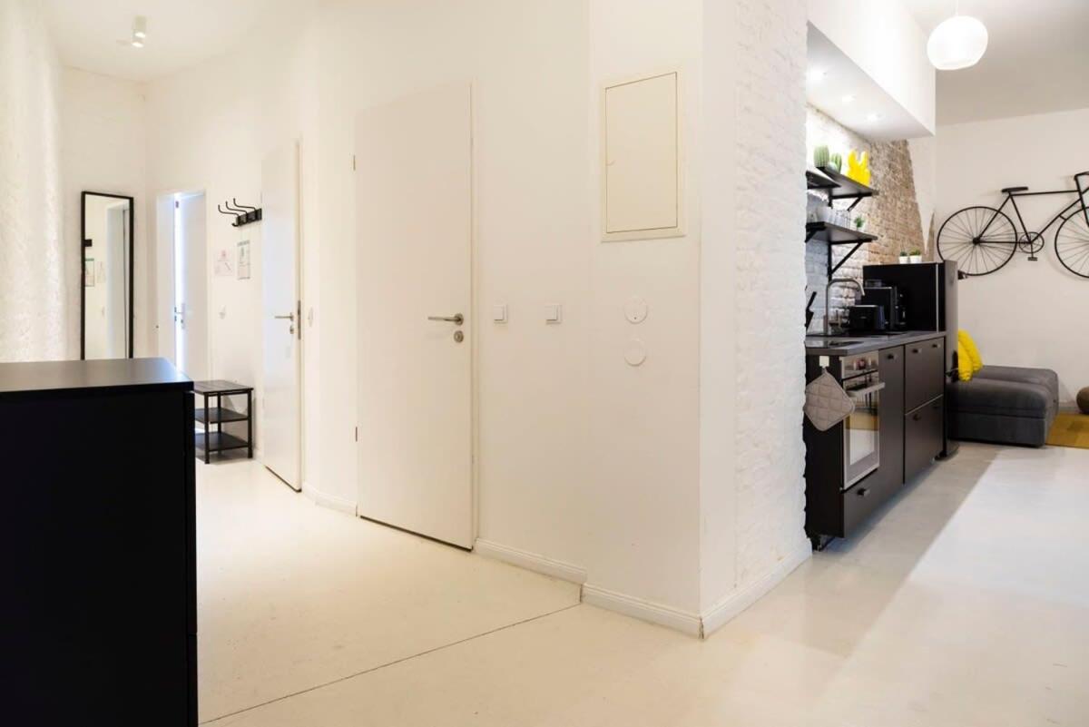 Cosy Three Br Two Bth Ac Self Checkin Street Parking Apartment