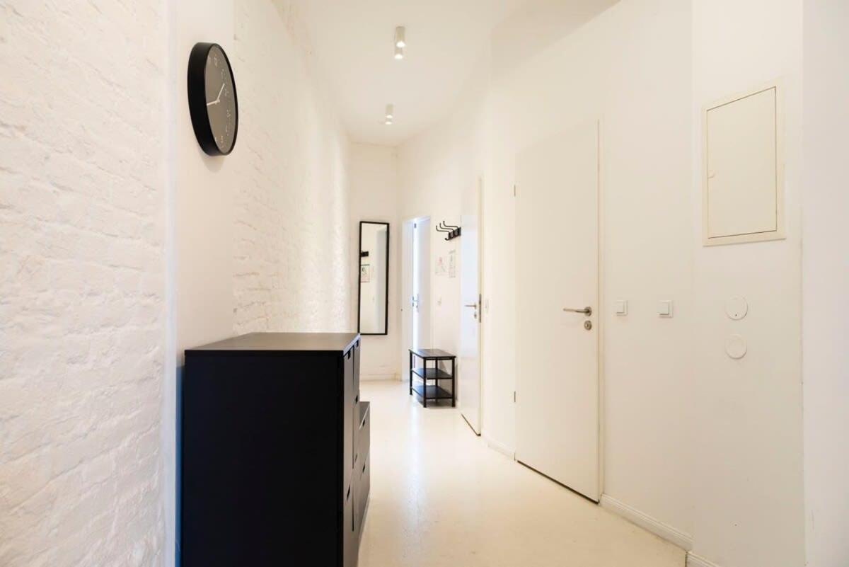 Cosy Three Br Two Bth Ac Self Checkin Street Parking Apartment