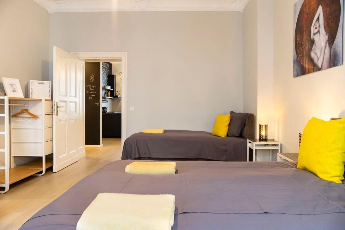 Apartment Two Br And Two Bth Self Checkin Street Parking Berlin
