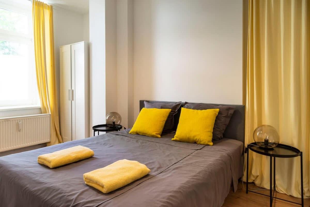 Cosy Two Br Self Checkin Street Parking Apartment