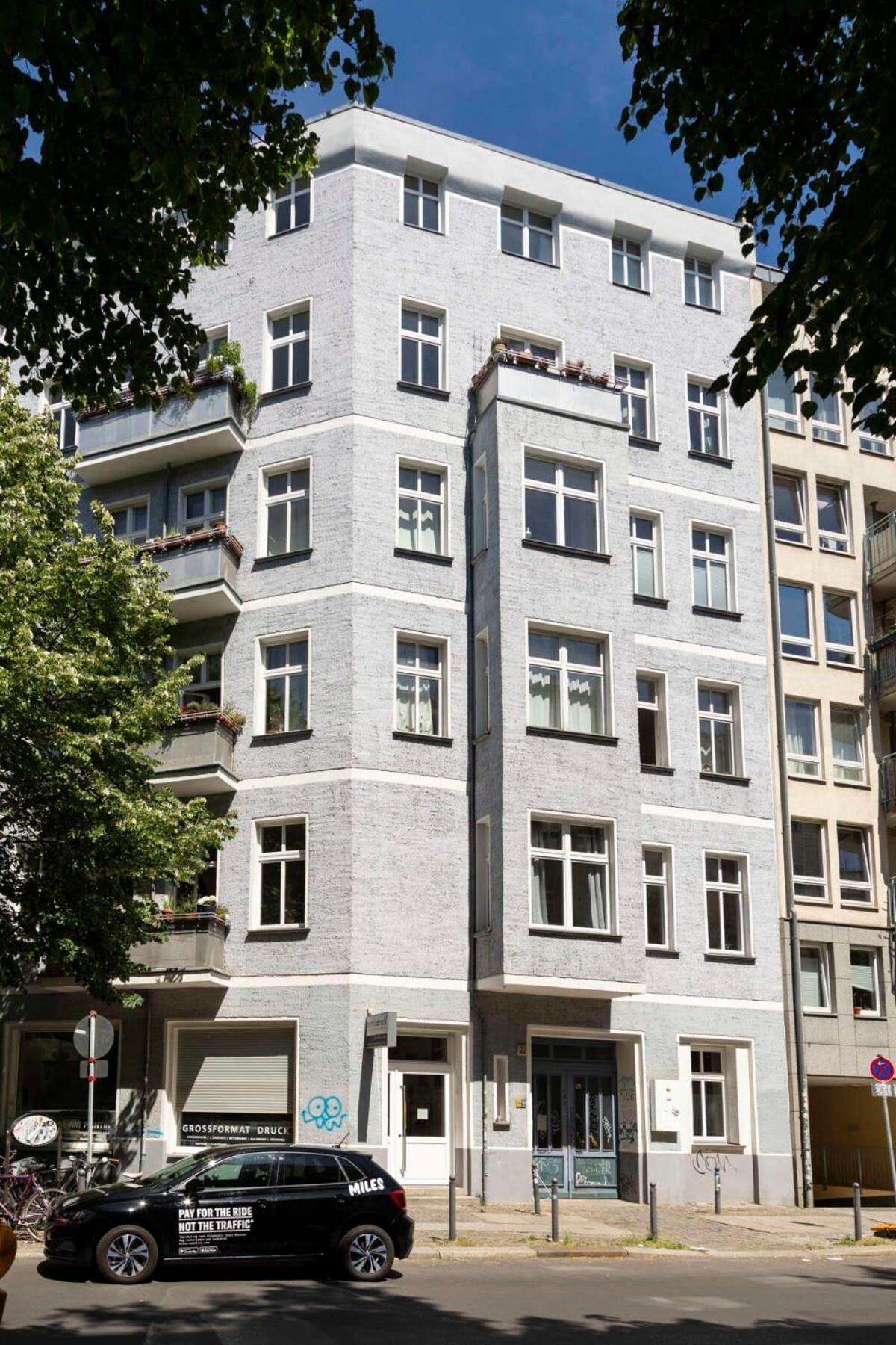 Cosy Two Br Self Checkin Street Parking Apartment Berlin