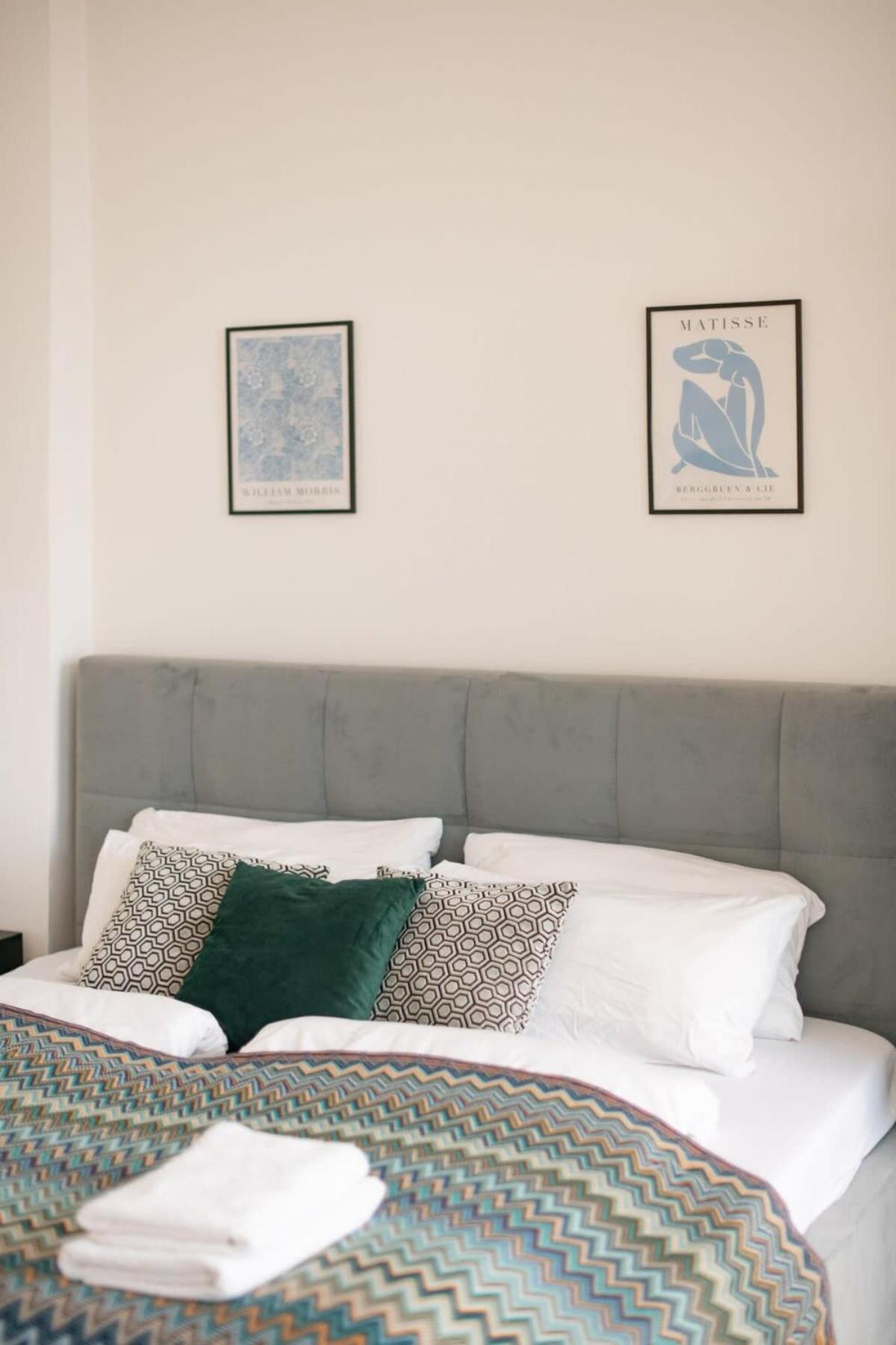 Apartamento Homely - Spacious, Modern, S-bahn Nearby , Groups & Families