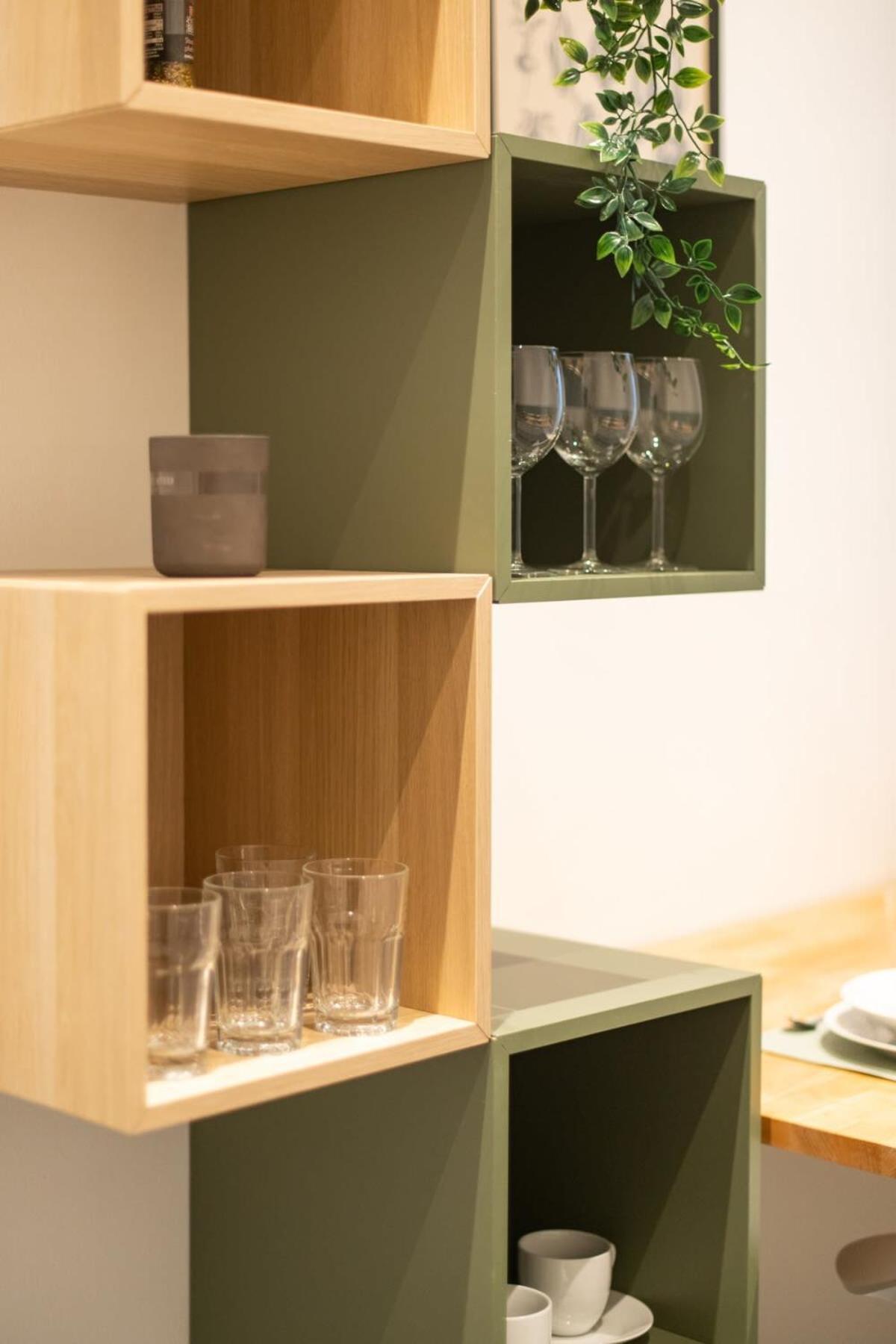 Homely - Spacious, Modern, S-bahn Nearby , Groups & Families Berlim