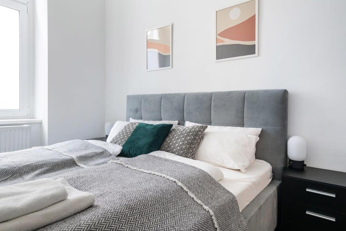 Apartamento Homely - Spacious, Modern, S-bahn Nearby , Groups & Families *