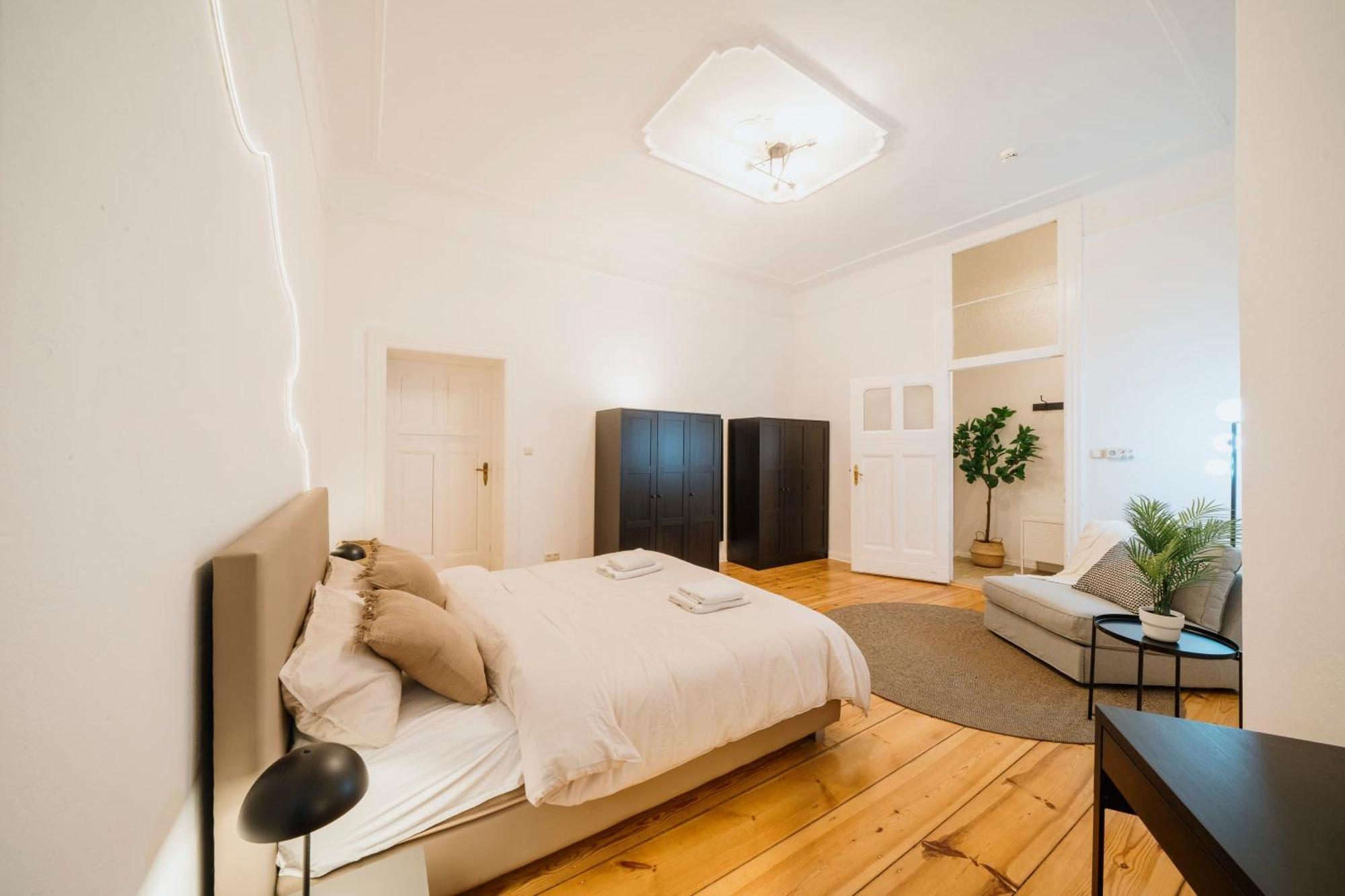 Homely - Luxurious, Spacious, Near Victory Column, River * Berlin