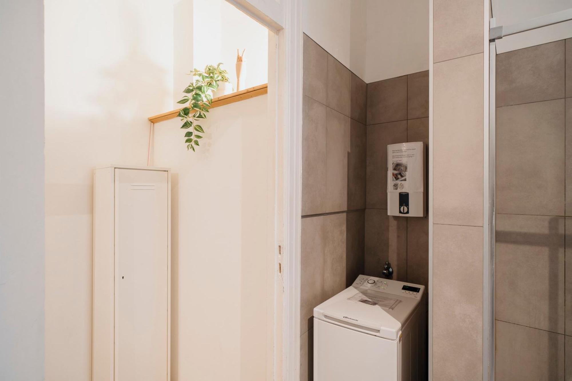 Apartment Homely - Luxurious, Spacious, Near Victory Column, River *