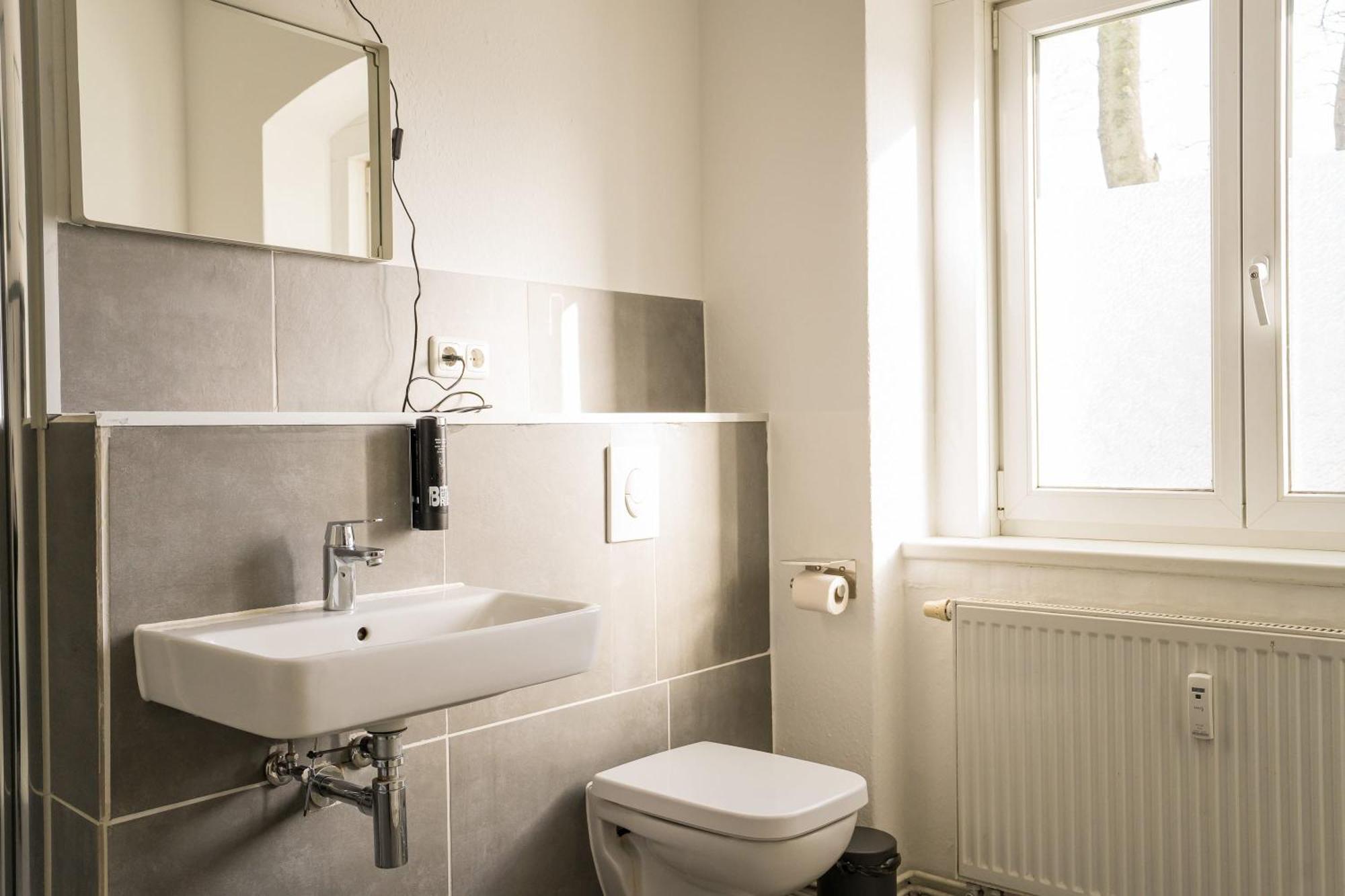 Three Bedroom Big Kitchen Selfcheckin Street Parking * Berlin