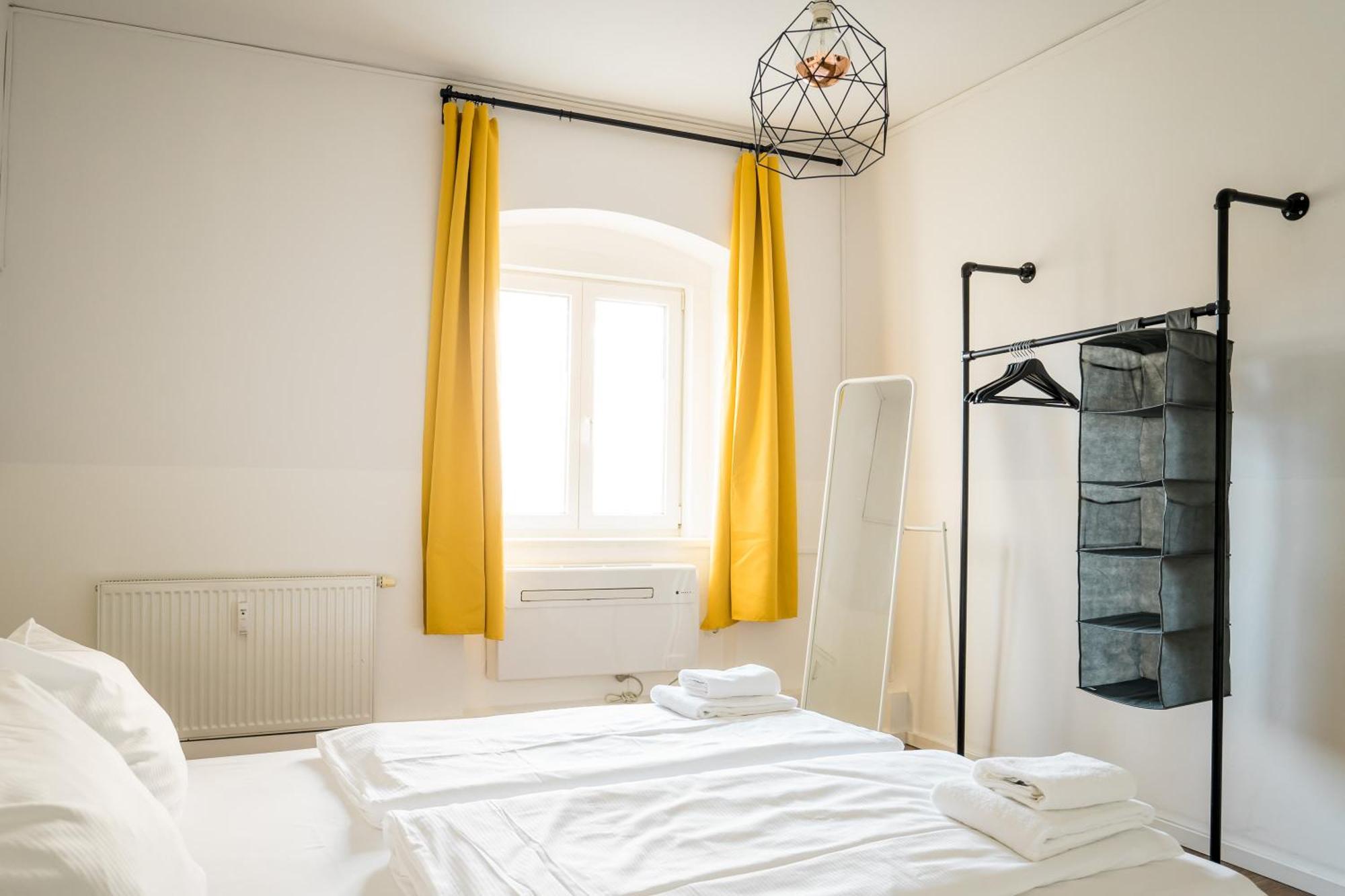 Three Bedroom Big Kitchen Selfcheckin Street Parking Apartment Berlin
