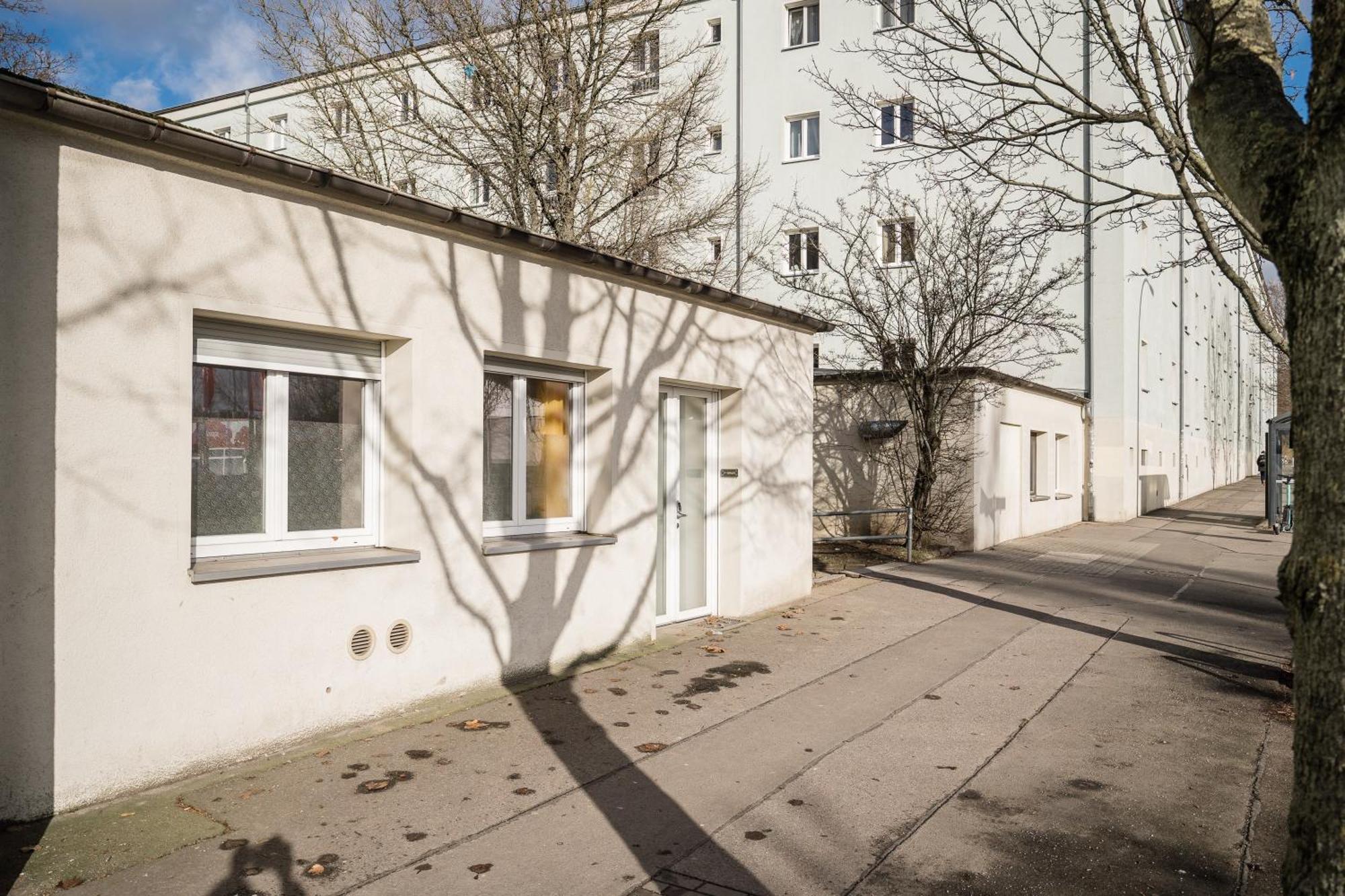 Three Bedroom Big Kitchen Selfcheckin Street Parking