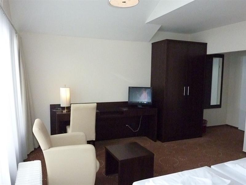 Selina West Hotel