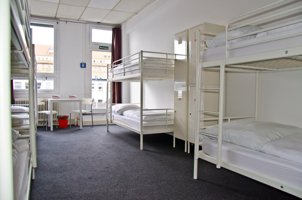 Check In Hostel *