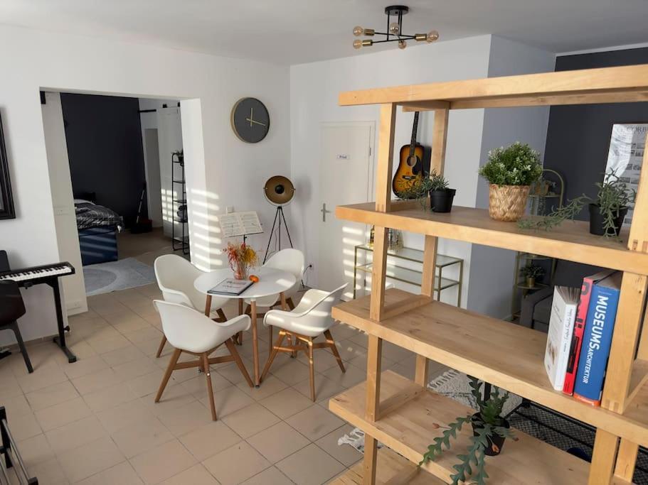 Loft With Gym - Kitchen / Wifi / Free Parking Apartment *