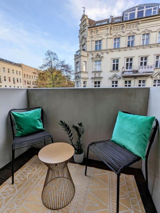 Modern Building With Vertical Garden & 2 Bedrooms Apartamento Berlim