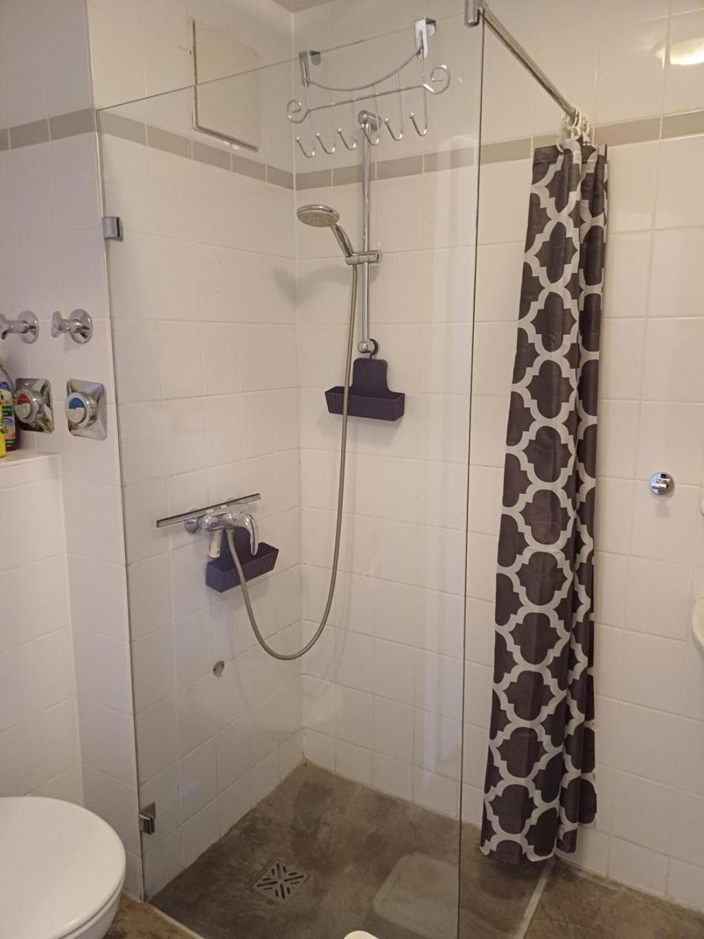 Business Apartment *