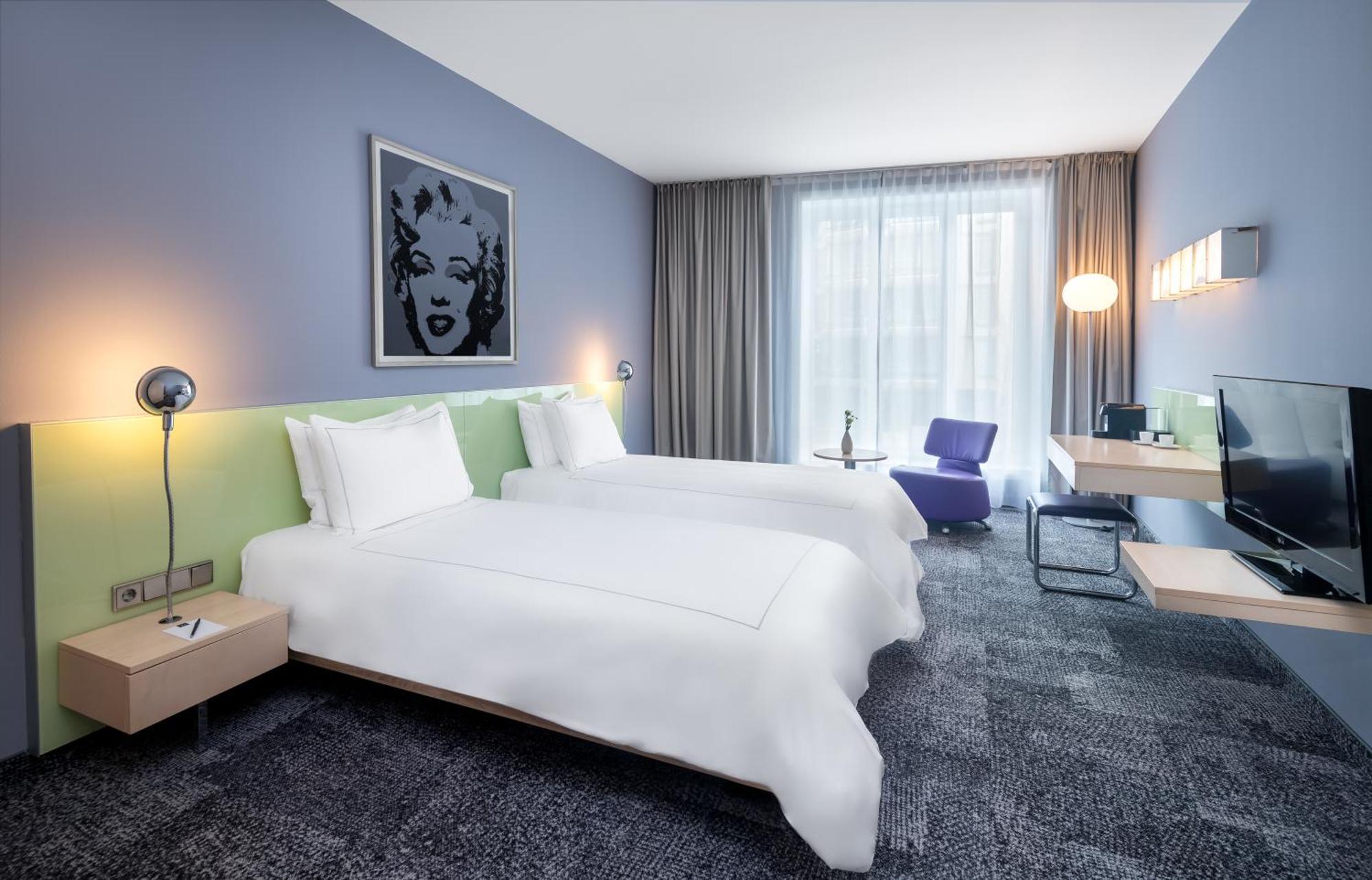 Park Plaza Hotel 4*