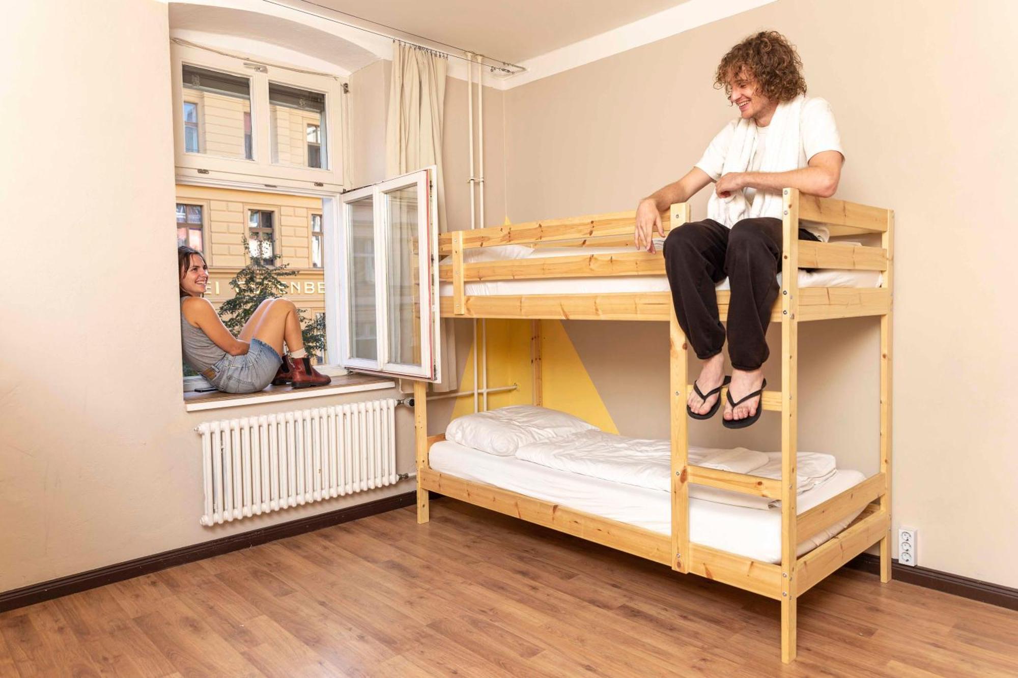 Eastseven Albergue *