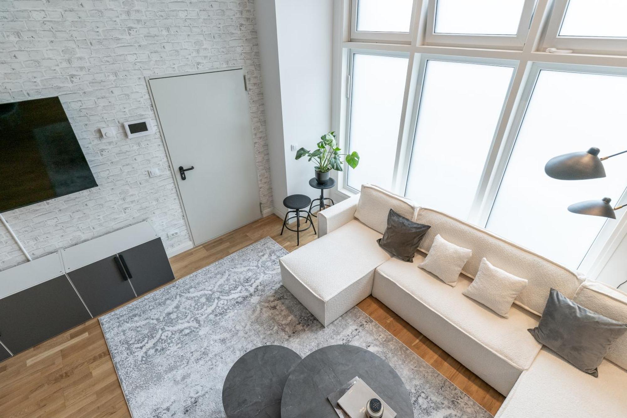 Rein18 Ron Apartment