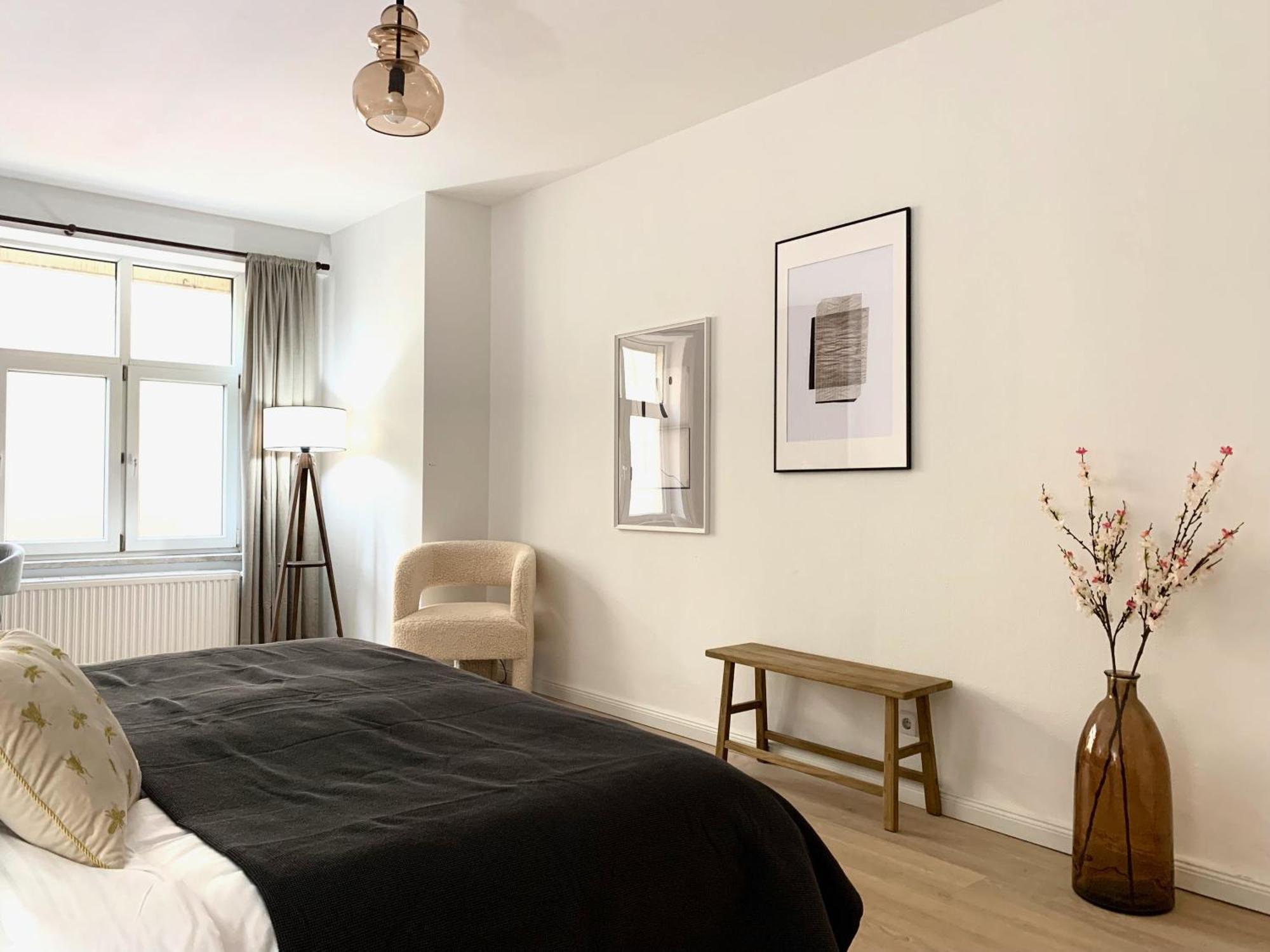 Cosy, Spacious, And Apartment