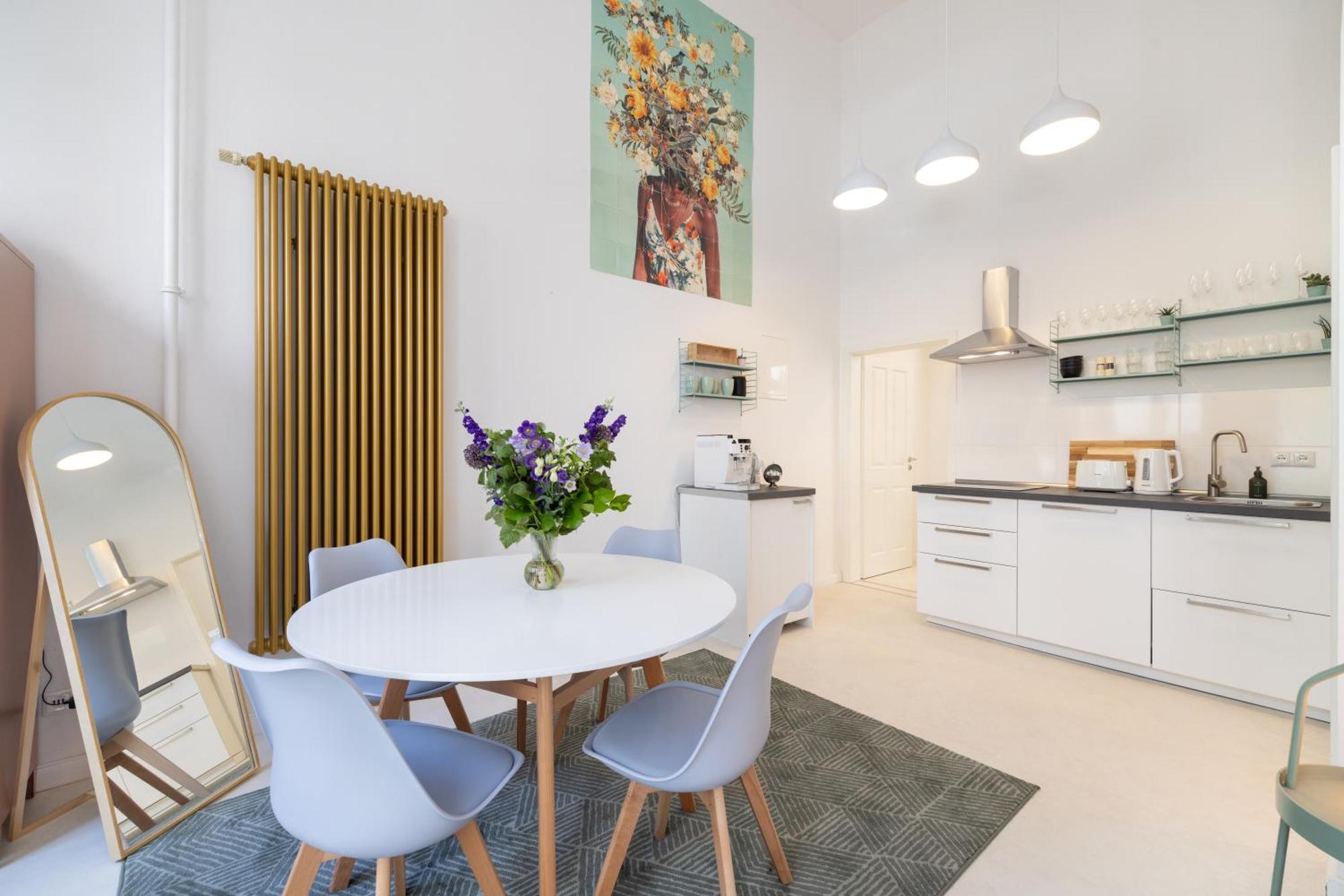 Apartamento Great 2-room Loft With 2 Bathrooms And 2 Kitchen Berlim