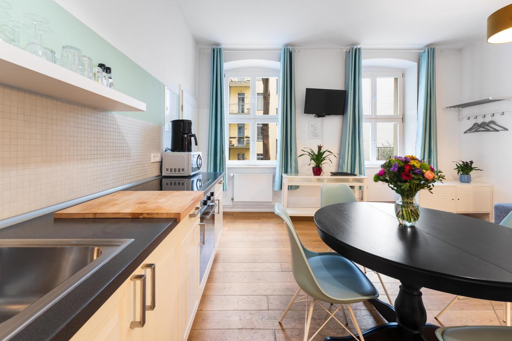Downtown Apartments Torstr, 4 Unique Units From 1-3 Bedrooms Apartment Berlin