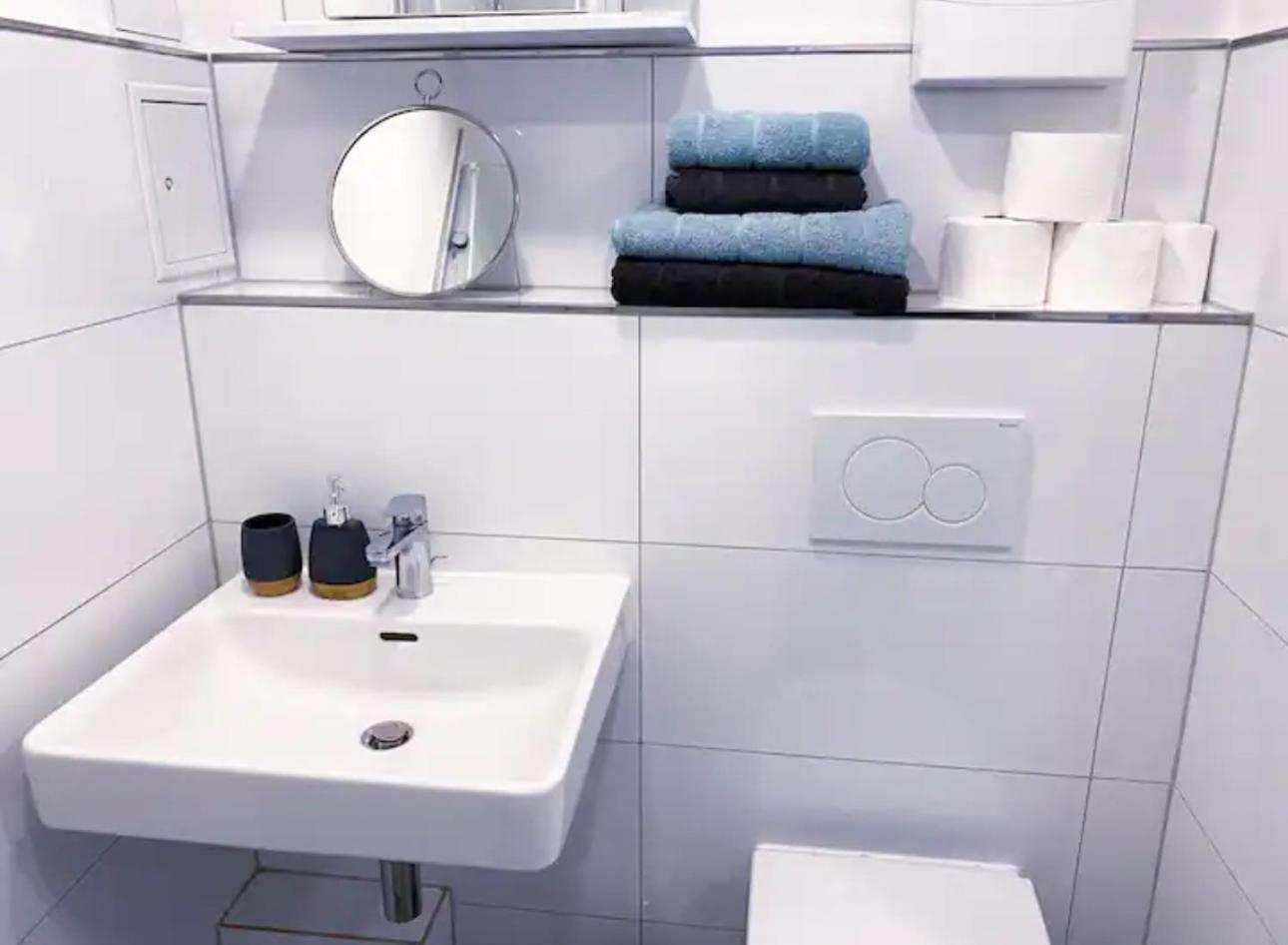 Ku'damm Sunny Studio Apartment *