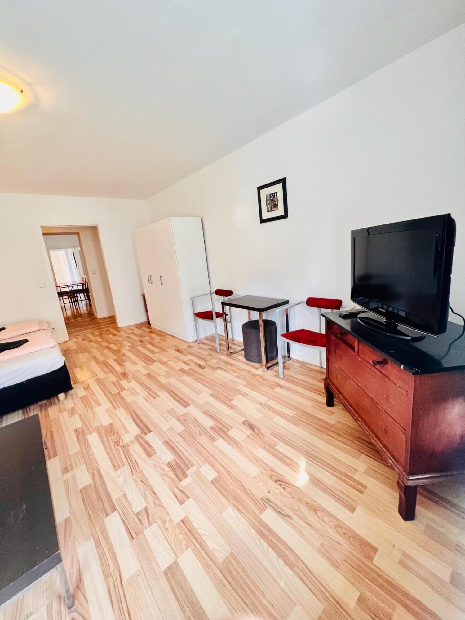 Apartment West *