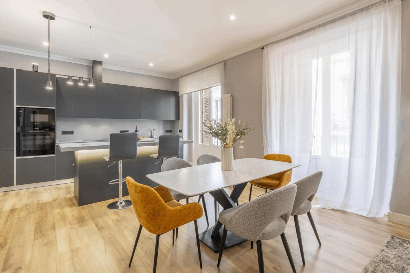 Elegant Apartment *