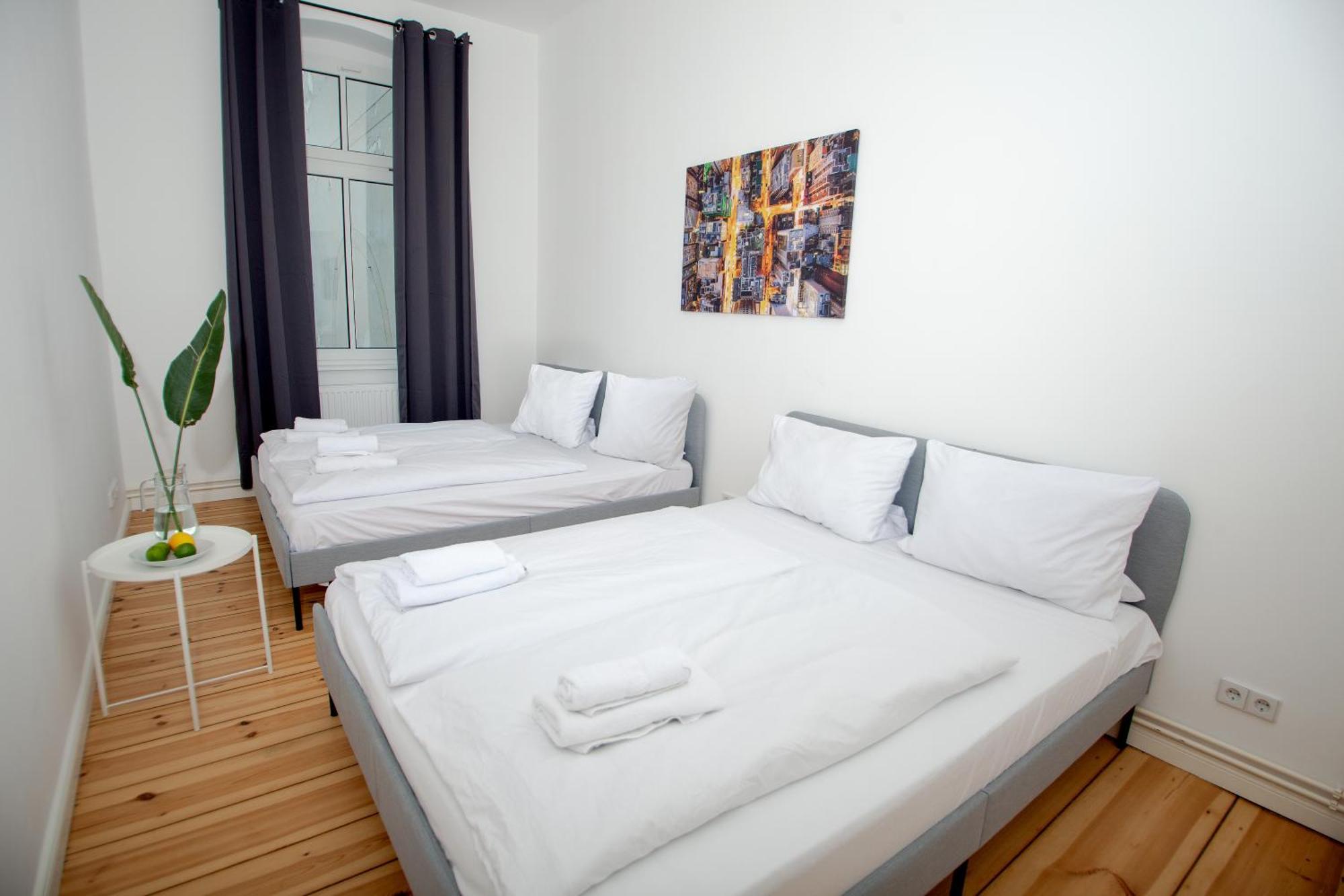 Wunderschoen, Hell Und Gross Berlin