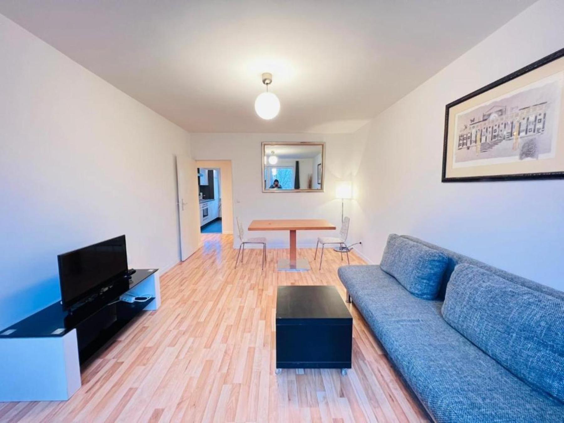 West 3 Apartment *