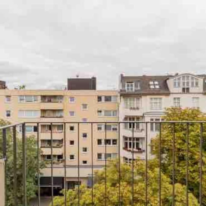 Modern & Bright +parking @kurfuerstendamm