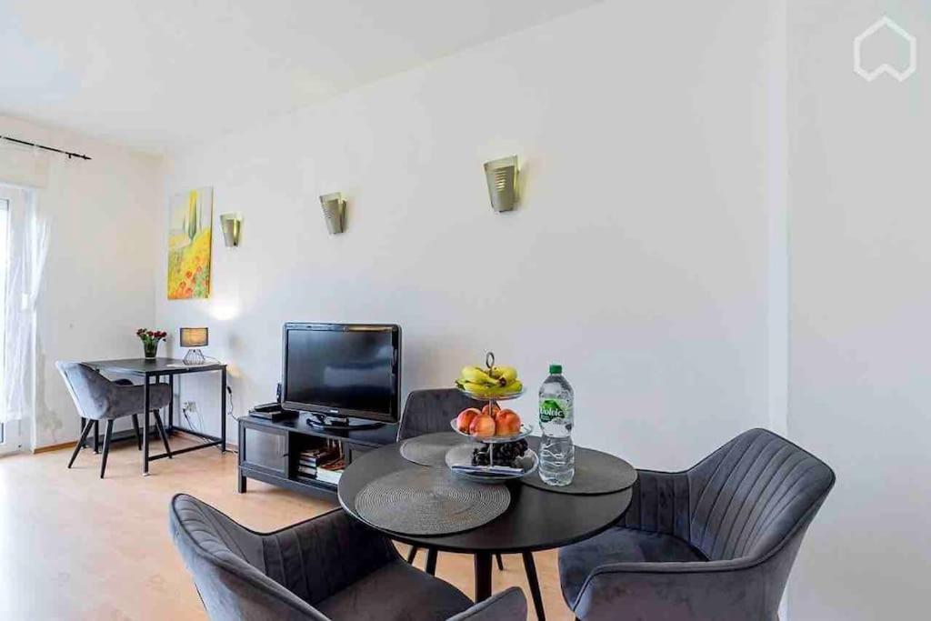 Modern & Bright +parking @kurfuerstendamm *