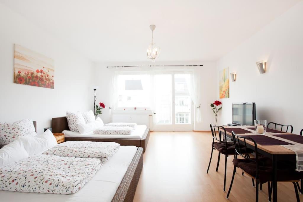 Modern & Bright +parking @kurfuerstendamm Apartment Berlin