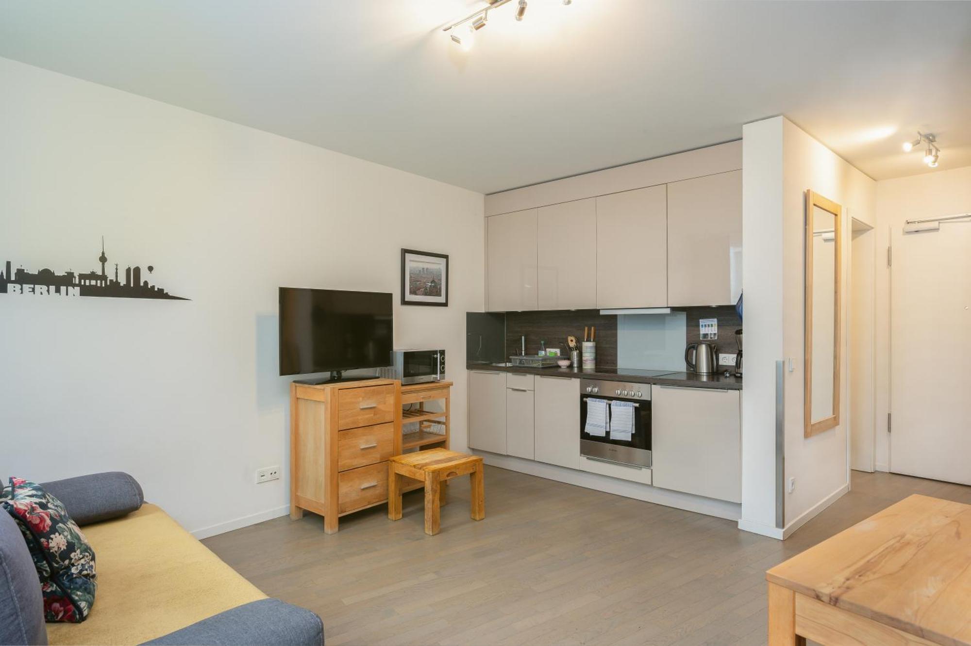 At Alexanderplatz Apartment *