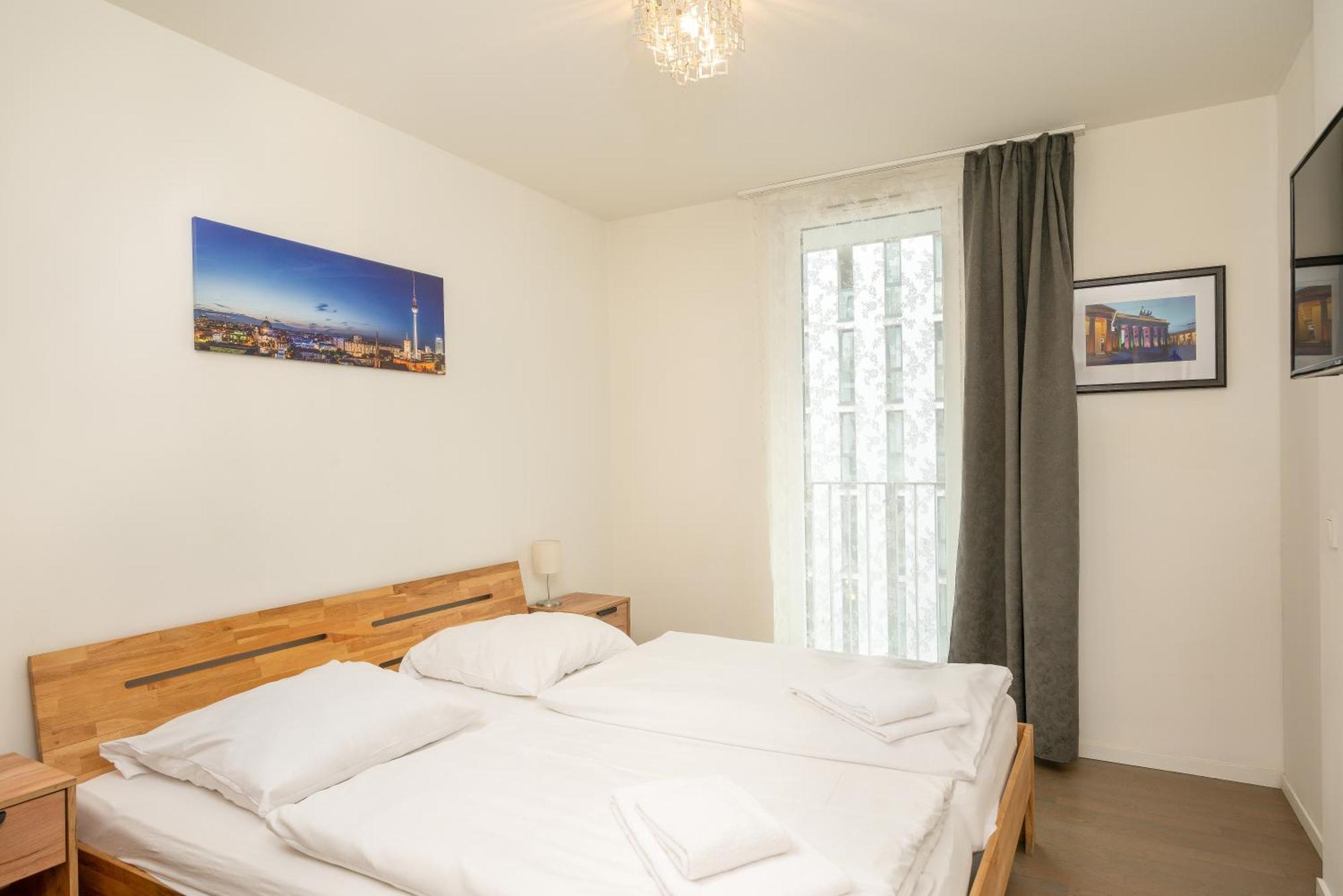 At Alexanderplatz Apartment *