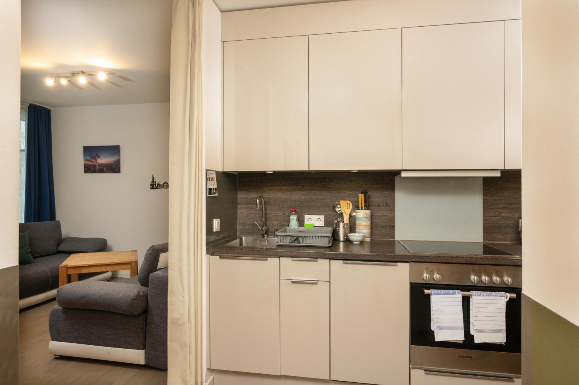 At Alexanderplatz Apartment *