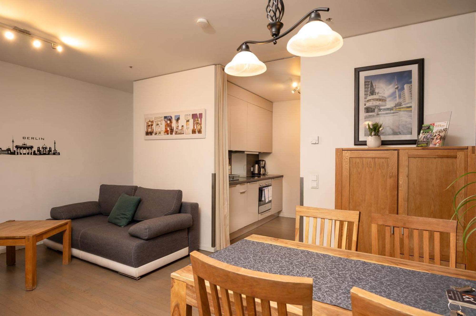 At Alexanderplatz Apartment *