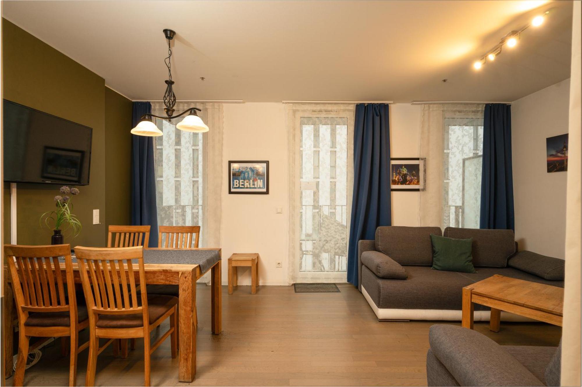Apartment At Alexanderplatz *
