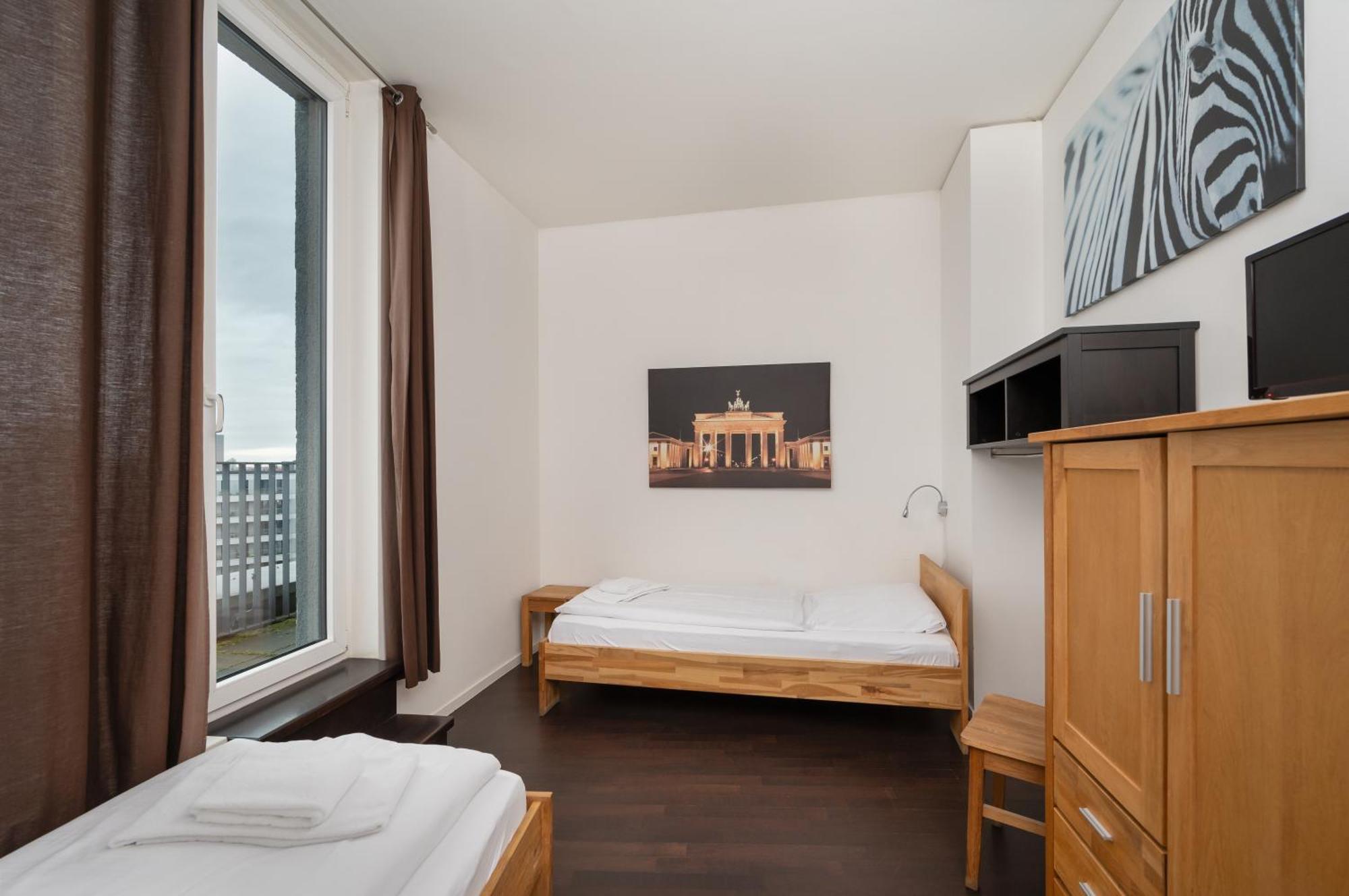 At Alexanderplatz Apartment *