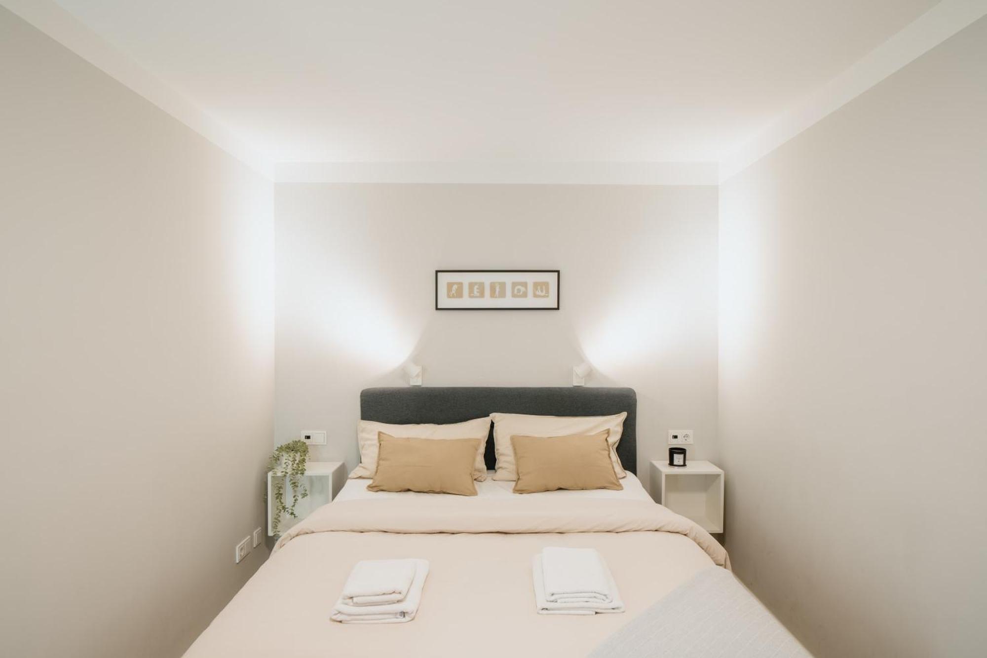 Homely - Cozy Studio, Modern, Near Theater & Kurfuerstendamm Apartment
