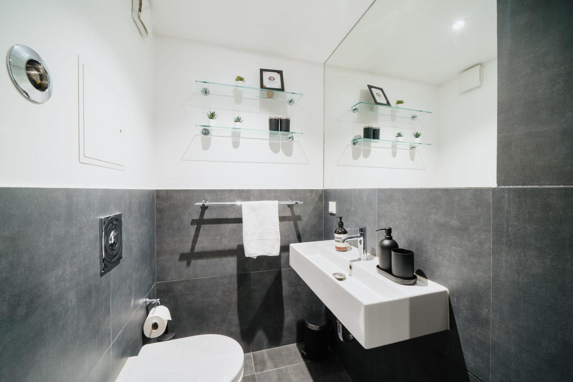 Apartment Homely - Cozy Studio, Modern, Near Theater & Kurfuerstendamm *