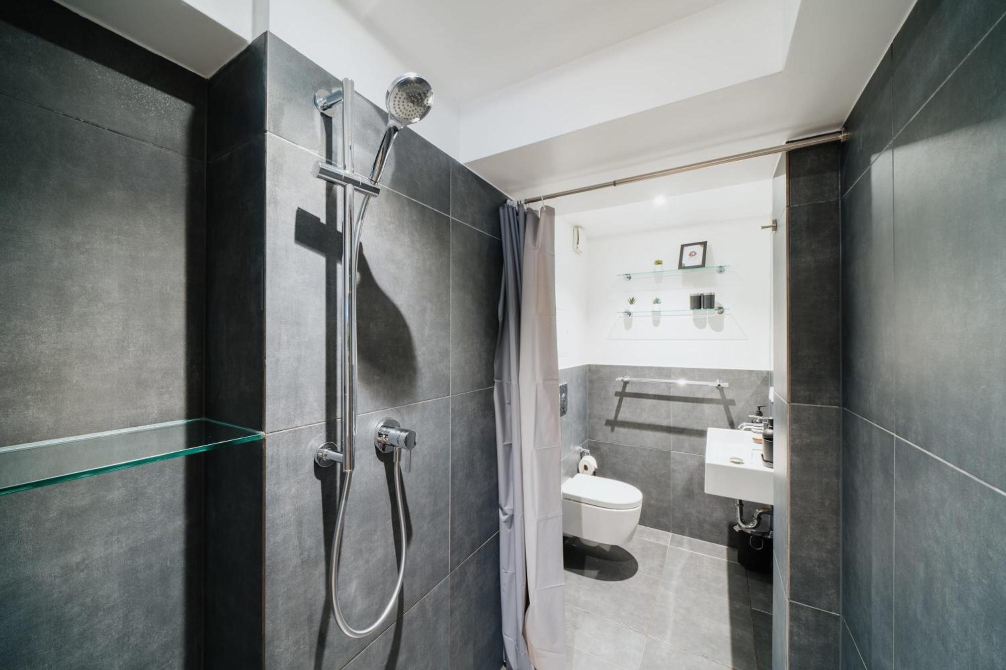 Homely - Cozy Studio, Modern, Near Theater & Kurfuerstendamm *