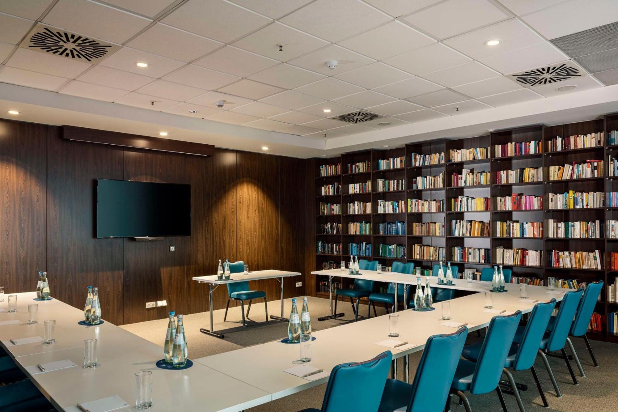 Hotel Nh Alexanderplatz 4*