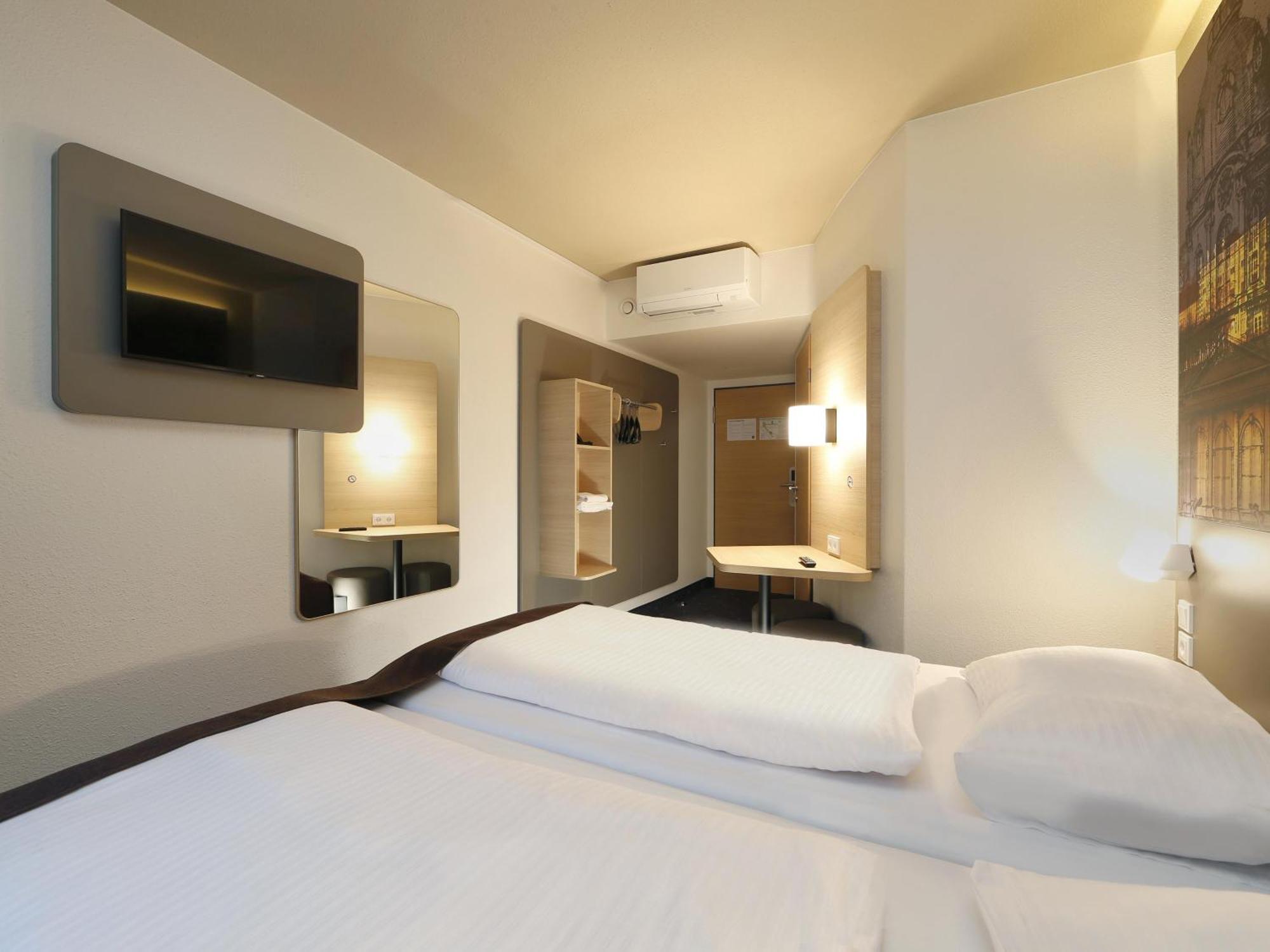 City-west Hotel