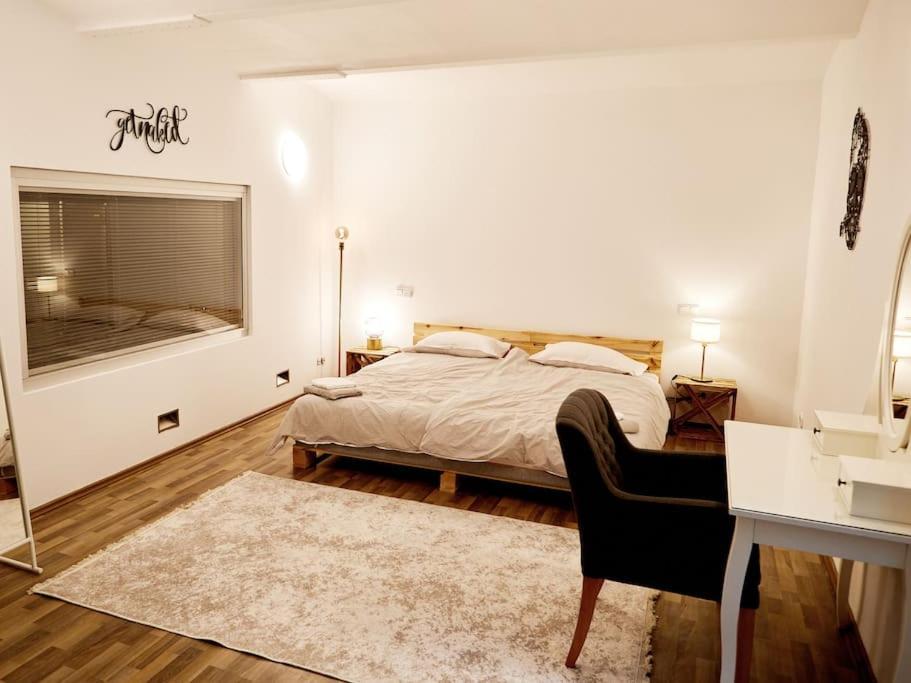 210 M2 Loft Mit Terasse 2b 3r Kreuzberg Apartment
