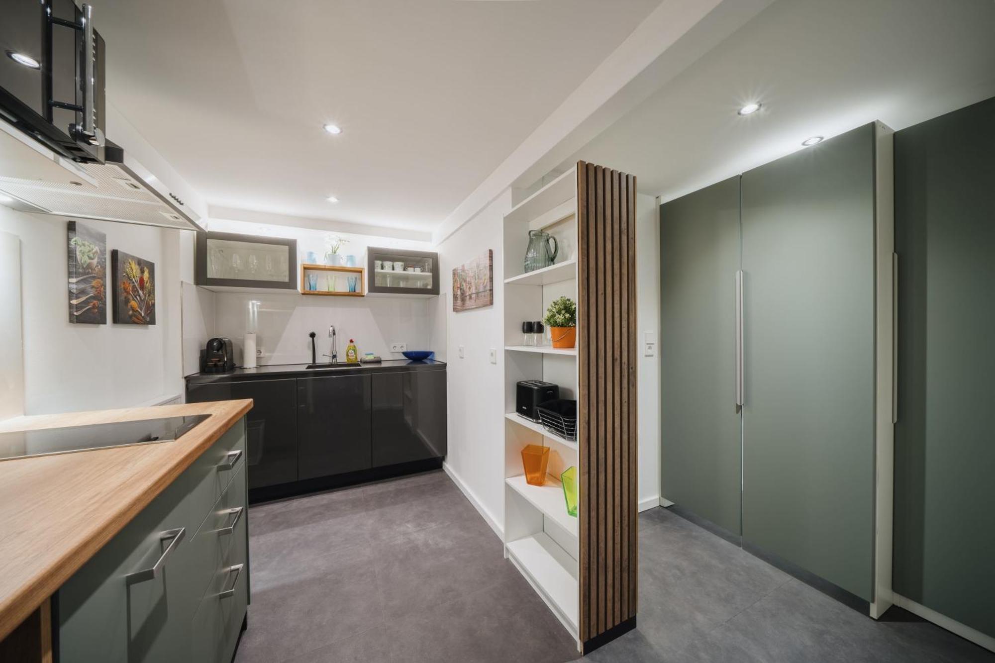 Homely - Luxury Loft, Modern, Near Kurfuerstendamm I Cafe