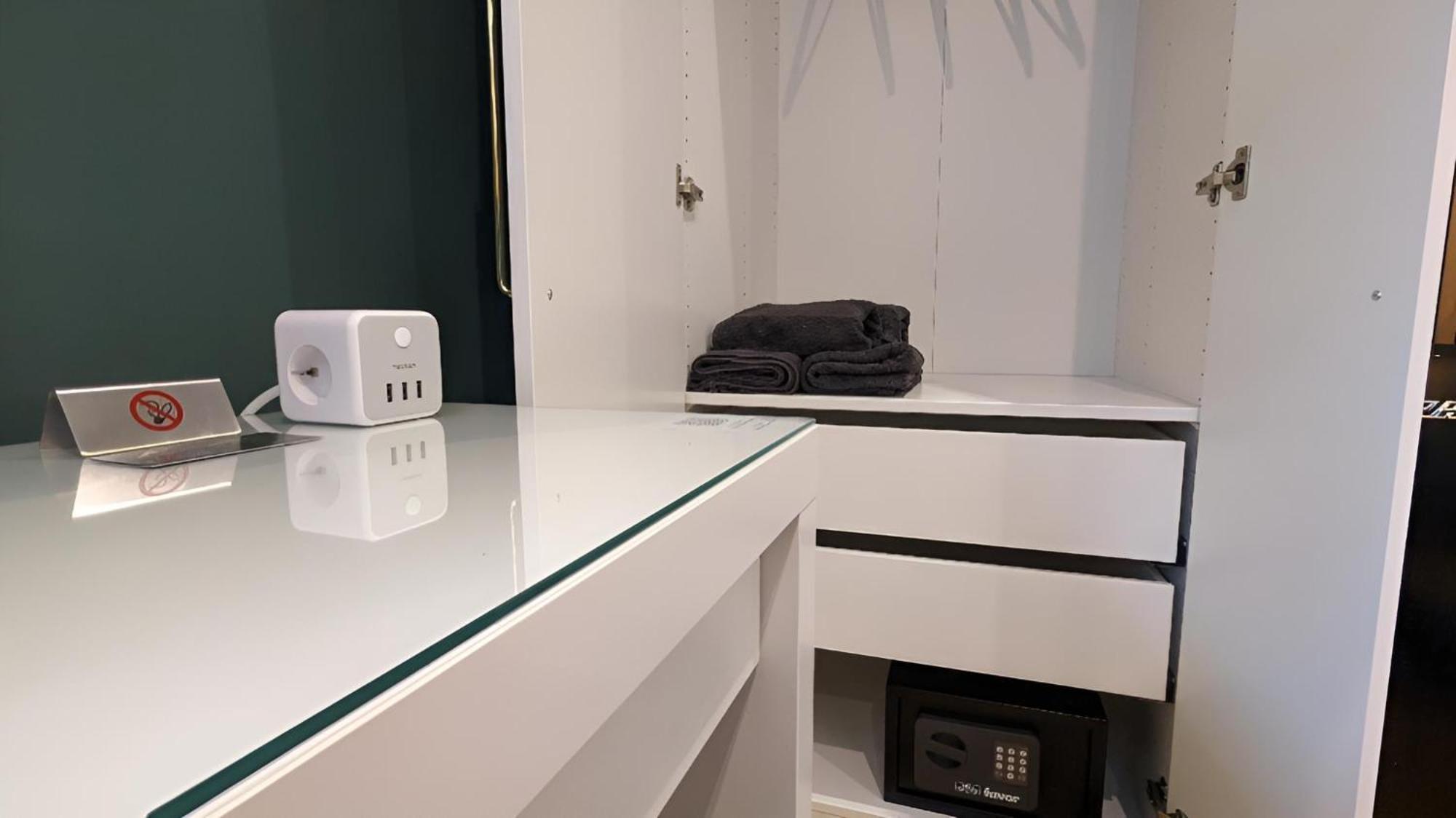 Homestay 3 Rooms - Zimmervermietung Naehe Flughafen Ber - Gratis Wlan, Parken & Netflix