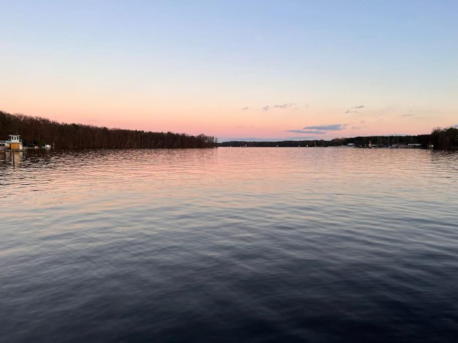 Apartment Am See & Wald, Mit Garten Und Familienbett