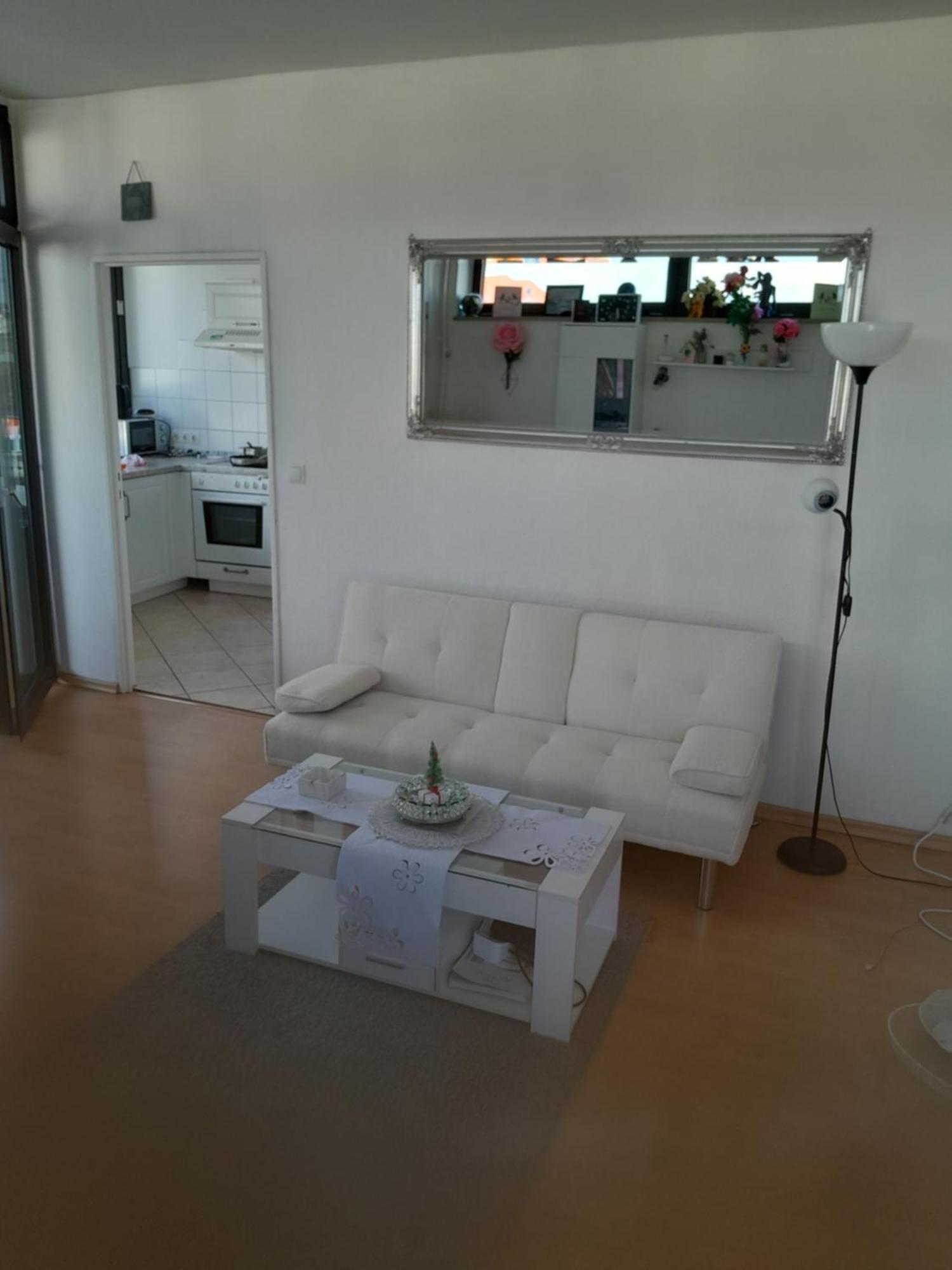 Mobilierte In Zentrum Apartment