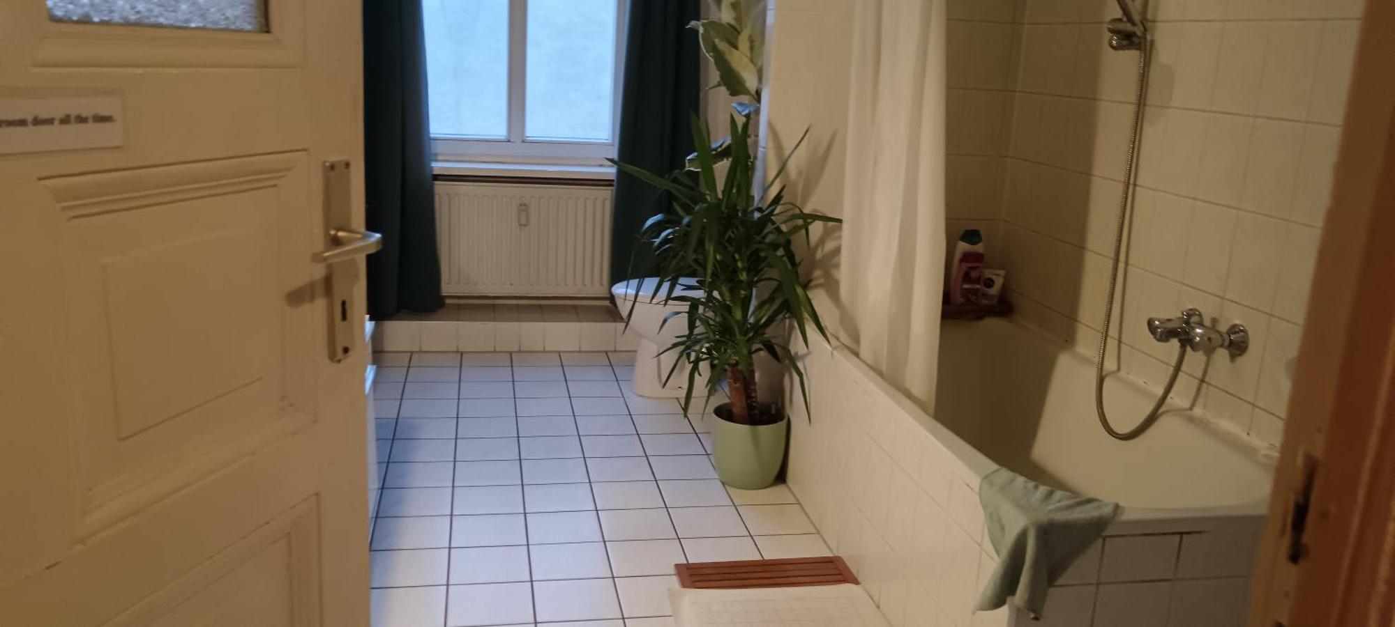 Private Bedroom Near Alexanderplatz In Sharing Hospedagem domiciliar *