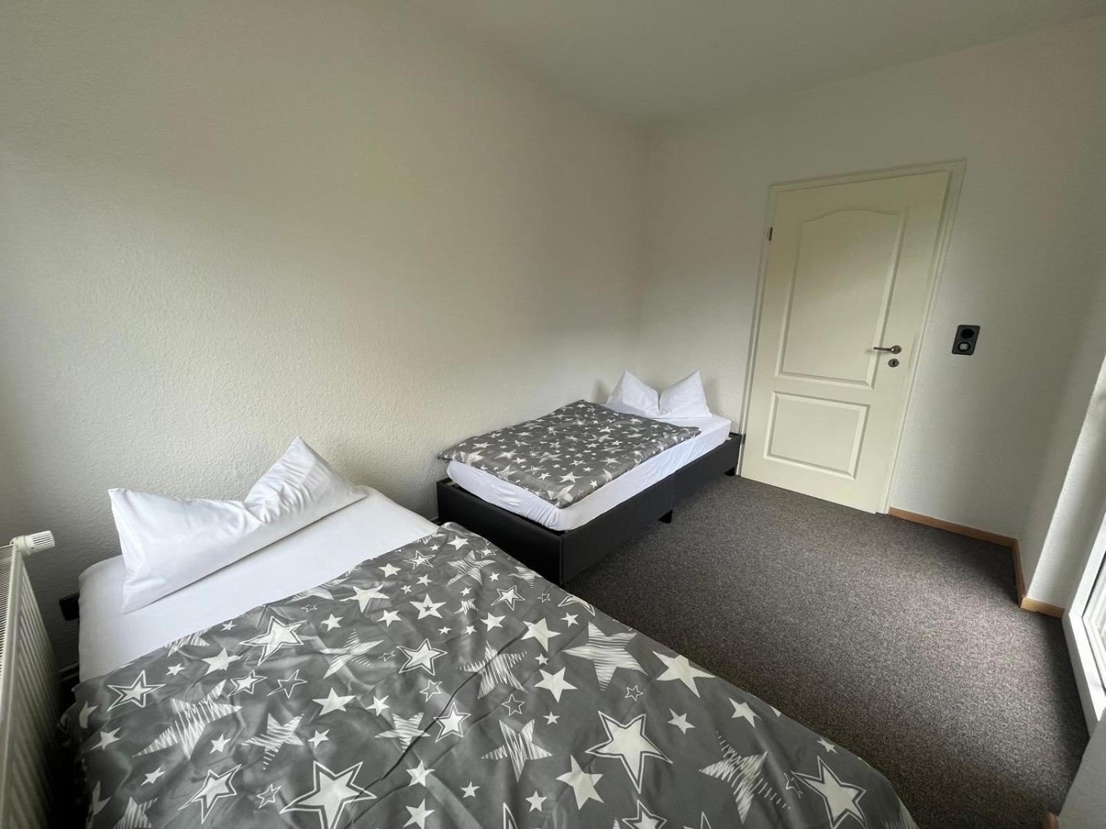 Frundsberg 24-ferienhaus, Zentral Im Herzen Berlins, Pkw-stellplatz Und W-lan Kostenlos Holiday home